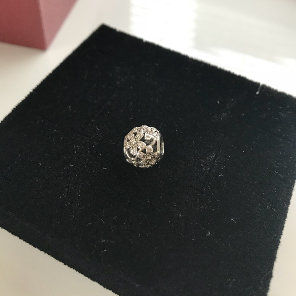 Pandora daisy charm, clear CZ